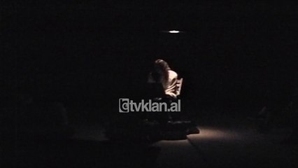 Mbyllet me sukses nata e trete e poezise se performuar (13 Tetor 2000)