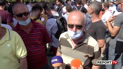 Naftëtarët 4 orë protestë në Tiranë, përplasen me policinë para Ministrisë së Infrastrukturës!