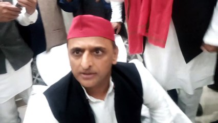 Video herunterladen: बिलग्राम पहुंचे अखिलेश यादव भाजपा पर जमकर बरसे