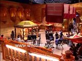 Juhi Chawla, Anil Kapoor, Govinda on sets of Salaam-e-Ishq _ BTS make up, cameramen at work