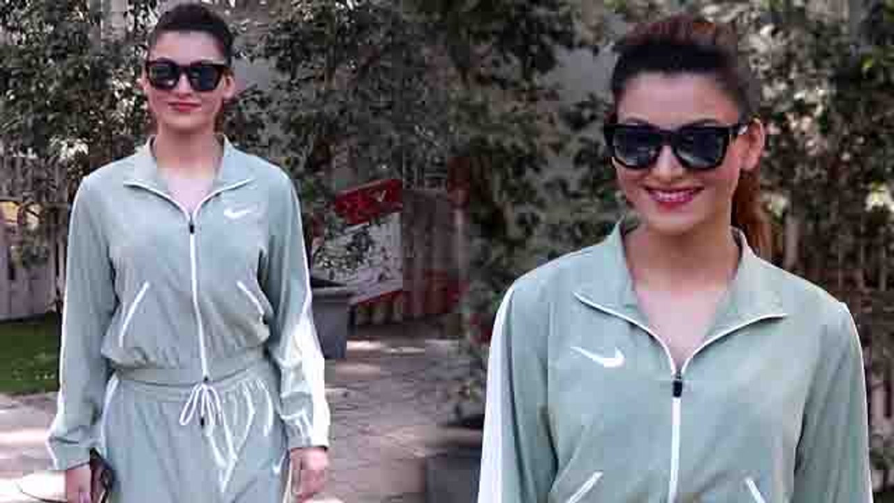 Bollywood Actress Urvashi Rautela Spotted at Bandra | FilmiBeat