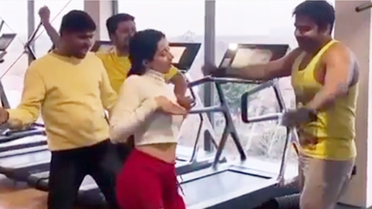 Pawan Singh ने जिम में ही कर दिया Lagawelu Jab Lipistic पर धमाकेदार डांस !!