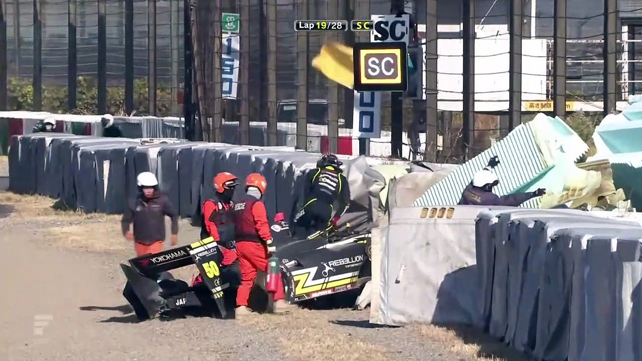 Super Formula Suzuka 2020 Race  1 Matsushita Tire Failure Huge Crash