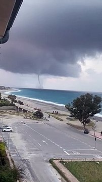 Tromba Marina a largo di Marina di Gioiosa Ionica
