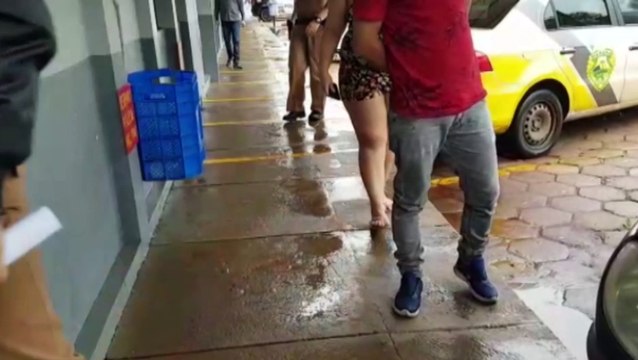 Após ver filha sendo agredida, mãe aciona PM, que detém suspeito de agressão
