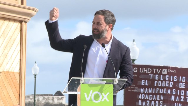 Abascal critica que Gobierno haga noticias del chat de militares