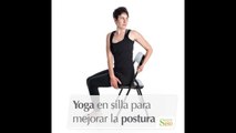 Yoga en silla para mejorar la postura de la columna vertebral
