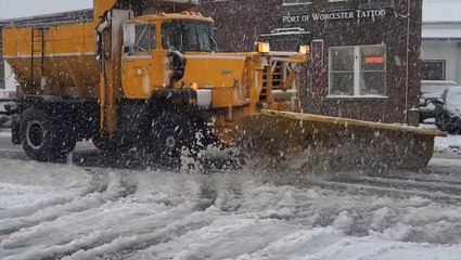 Residents brave the snow and wind in Massachusetts