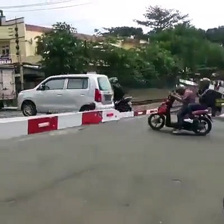 LOOK LISTEN STOP!