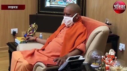 मुख्यमंत्री से मिलने पहुंचे प्रकाश झा