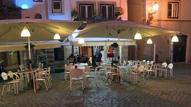 Come l'Europa si prepara alle prime festività natalizie con la pandemia