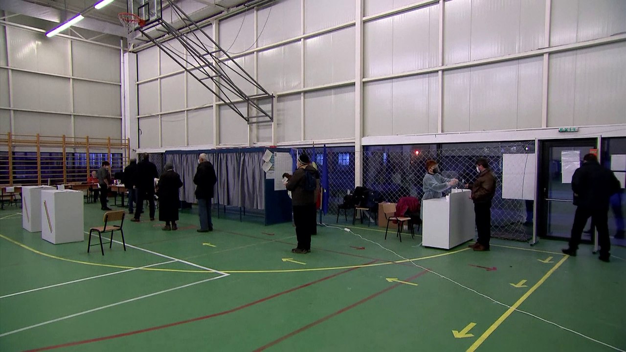 Enges Kopf-an-Kopf-Rennen: Rumänien wählt ein neues Parlament