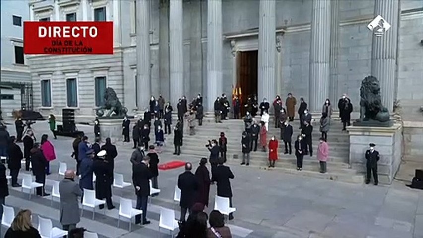 El elocuente gesto de Pablo Casado a los ministros por lo que estaba pasando en el Congreso: su cara lo dice todo