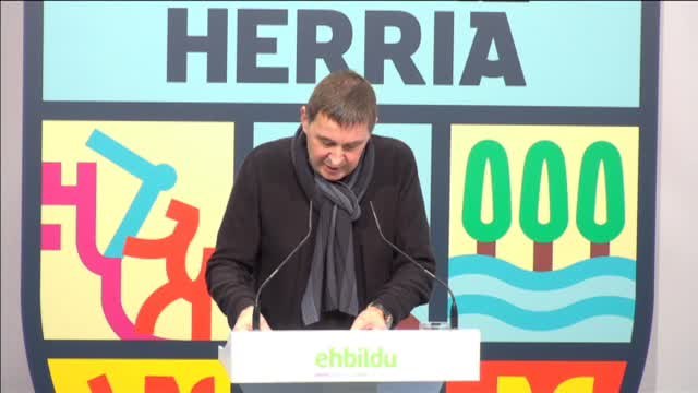 Bildu considera que se debe abrir un debate entre monarquía o repúblicas, en plural