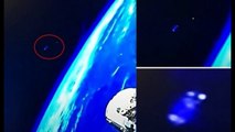 Astronauta da Estação Espacial Transmitindo ao Vivo um Enorme OVNI em Órbita da Terra