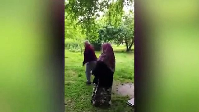 Yaşlı çiftten izleyenleri kahkahaya boğan yarış