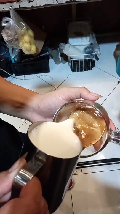 Membuat kopi ala cafe