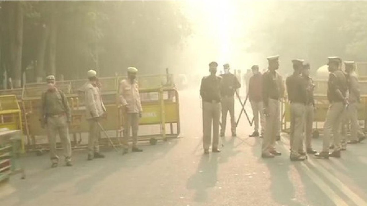 Farmers' Protest: Police deployed at Akhilesh Y...