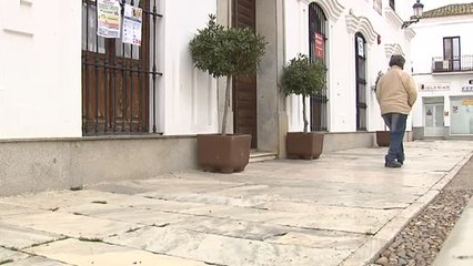 La localidad de Fuentes de Cantos protesta contra la presencia de okupas en el pueblo