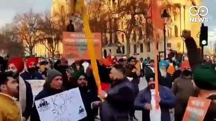 कृषि क़ानूनों के ख़िलाफ़ लंदन में भारतीय उच्चायोग के बाहर प्रदर्शन, कई गिरफ़्तार