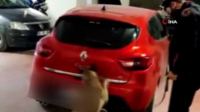 Bursa'da aracın içerisine zulalanmış 15 kilo esrar ele geçirildi