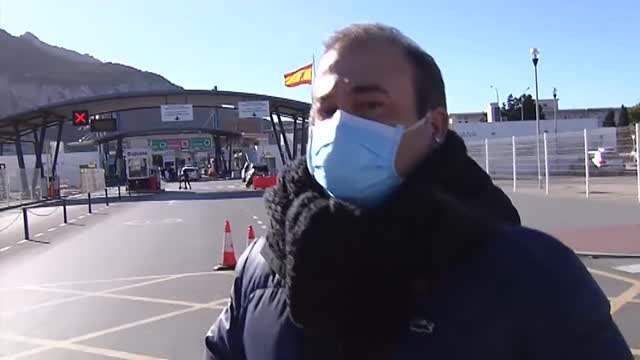 Gibraltar vacunará estos días a su población, entre ellos sanitarios españoles