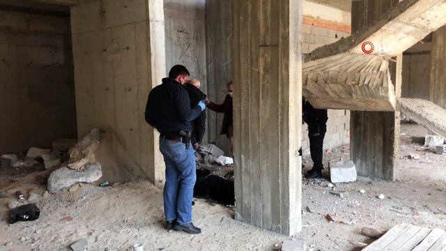 Kendisinden haber alınamayan genç inşaat boşluğunda ölü bulundu