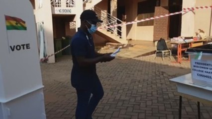 Las elecciones generales transcurren sin incidentes en Ghana