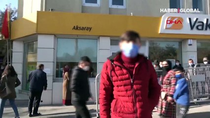 Koronavirüslü genç sokağa çıktı, polis çemberinde götürüldü