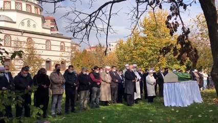 Koronavirüs tedbirleri tarikat cenazesinde uygulanmadı