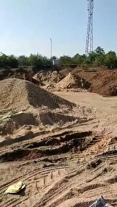 Kotwali police seized 20 dumper illegal gravel