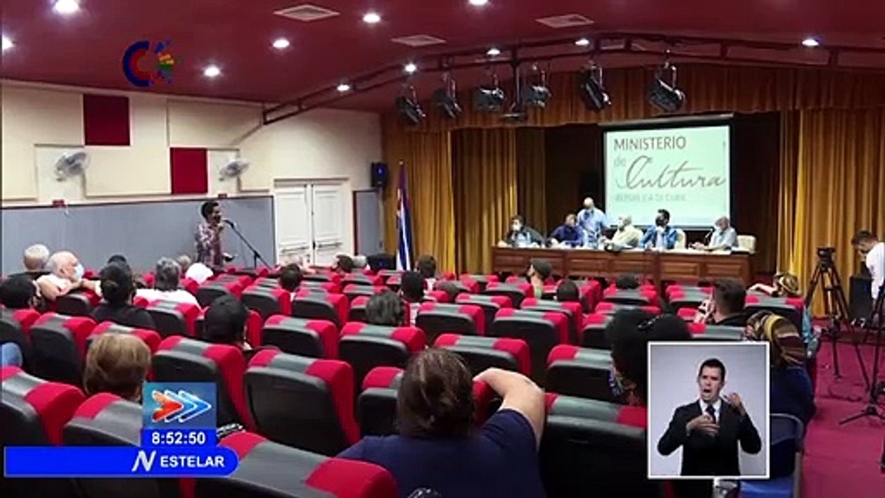 Gobierno cubano dialogó con artistas afines, al...