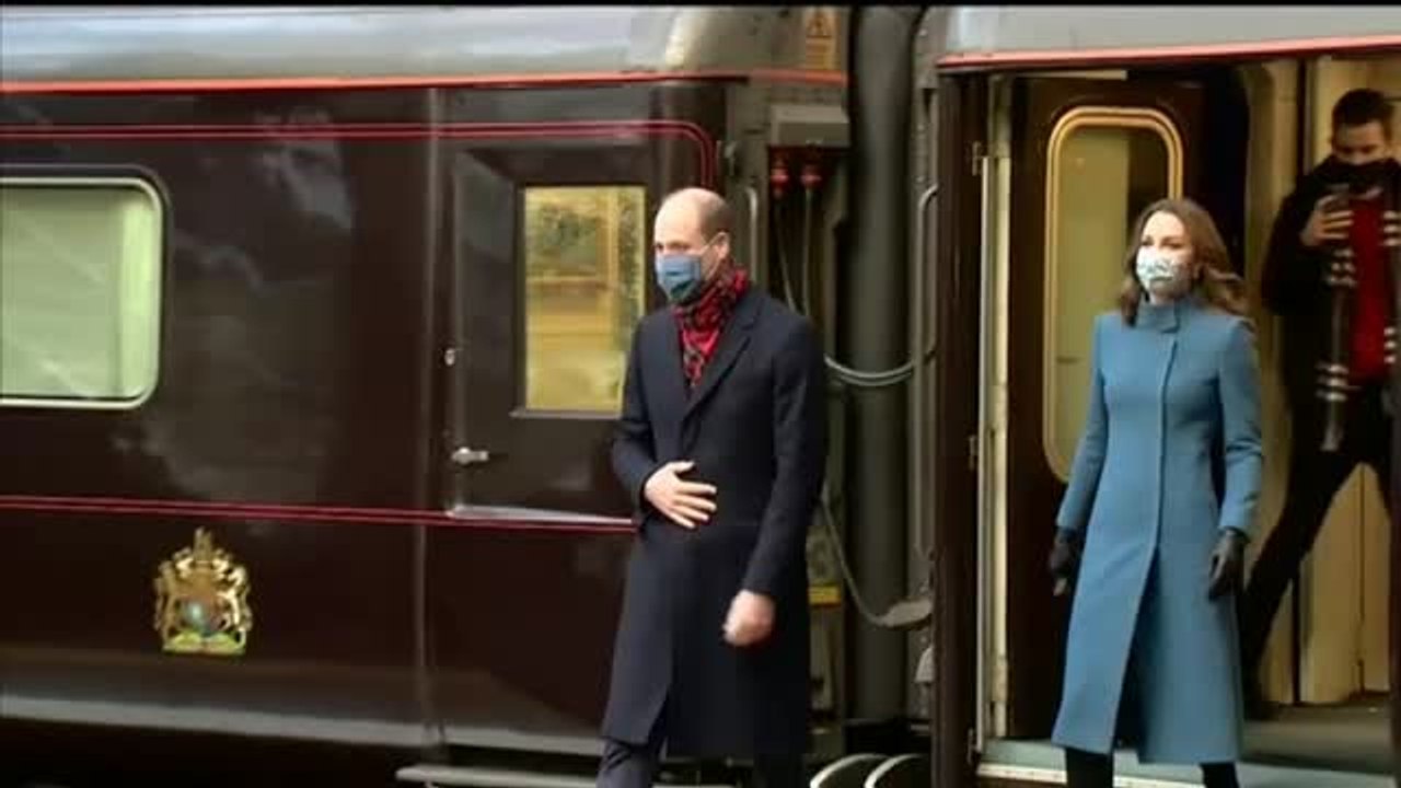 Los duques de Cambridge inician su gira real para agradecer el trabajo de sanitarios