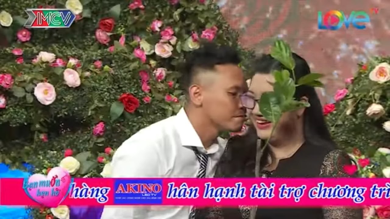 Cặp đôi QUÁ HỢP NHAU bấm nút hẹn hò lia lịa xin gia đình HÔN MỘT CÁI vô cùng phấn khích