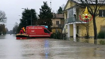 Maltempo nel Modenese, Vigili del Fuoco in azione a Nonantola -2- (07.12.20)