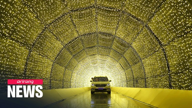 Christmas lights drive-thru brightens up Brazil during coronavirus