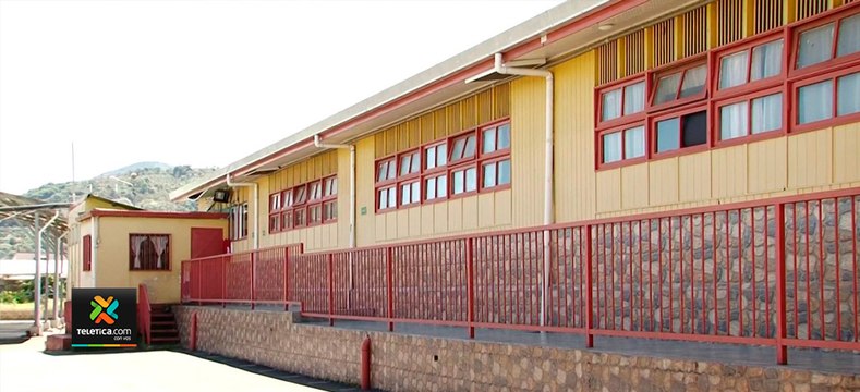 tn7-Investigan-robo-de-aparatos-tecnológicos-en-escuela-de-Desamparados-071220