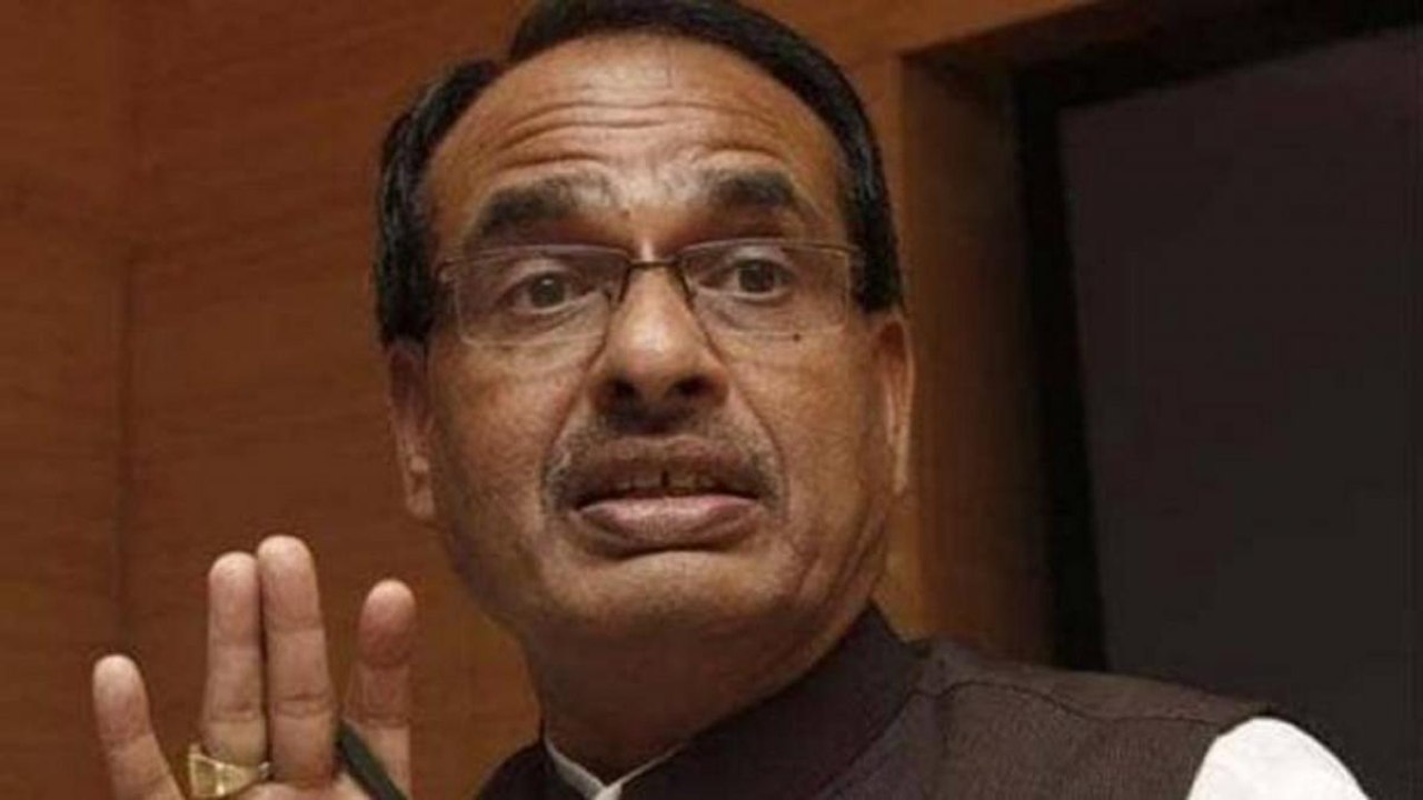 MP CM slams Cong for doing politics on farmers' stir