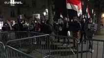 شاهد: مظاهرة أمام مجلس الأمة في باريس احتجاجا على زيارة السيسي إلى فرنسا