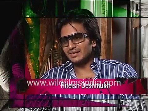 Priyanka Chopra sings Hindi song live, Kangana Ranaut, Tanushree Duttaactors sing playback in films