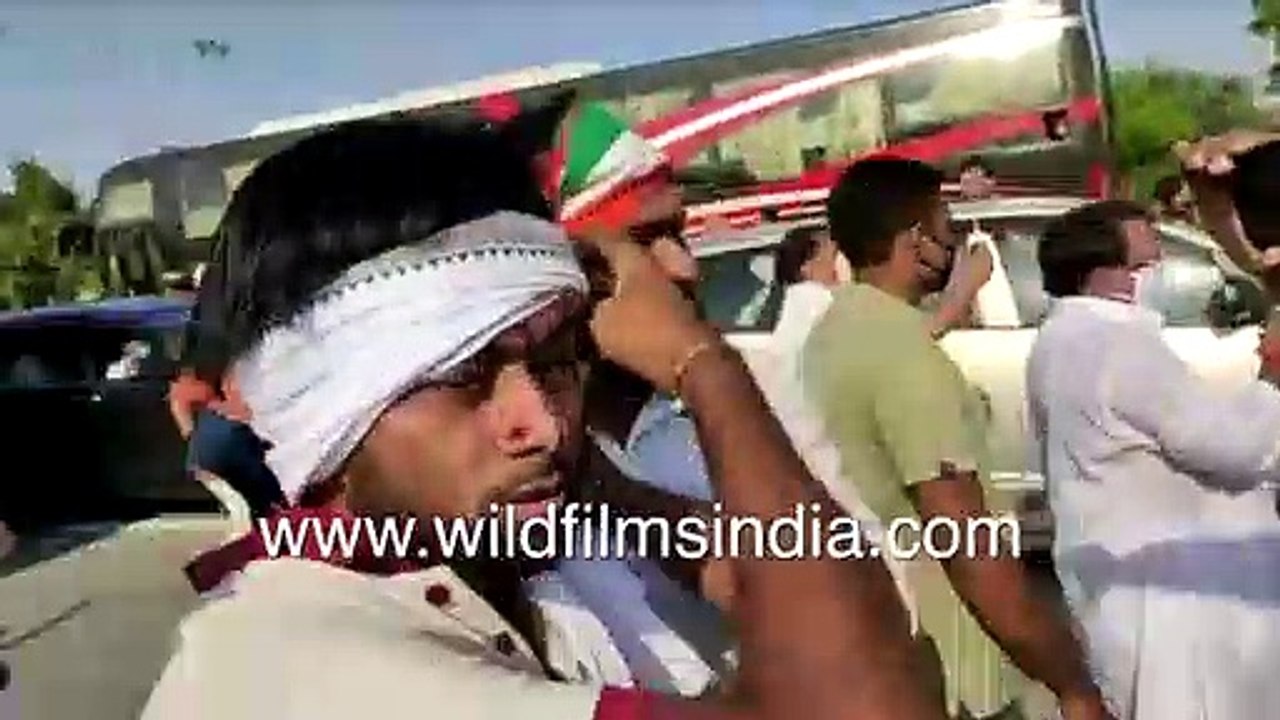 Rahul Gandhi, Priyanka Gandhi blocked from visiting Hathras by Uttar Pradesh Police