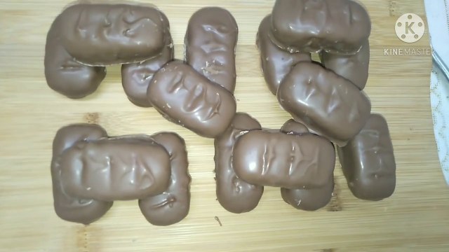 Homemade Bounty Bar for Kids/ How to make Chocolate Coconut Bar/ Bounty Chocolate/ Chocolate Recipe/ Bounty bar banane ki vidhi/ Bounty chocolates banane ka asan tarika/ coconut chocolate bar recipe/ nariyal ki chocolate/