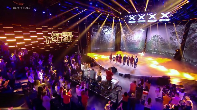 Dans La France a un incroyable talent , la famille Lefevre interprète un chant a cappella
