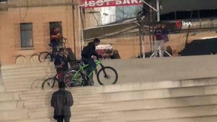 Gençlerin Balıklıgöl’deki tehlikeli oyunu