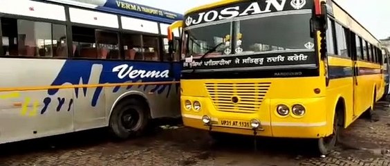 किसान बिल के विरोध में पलिया यूनियन की बसे रही बन्द, भटकते रहे यात्री