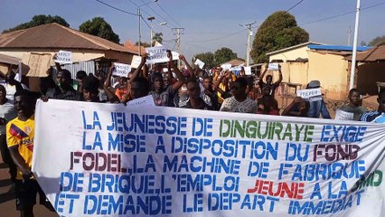 Soulèvement contre le préfet de Dinguiraye accusé de détournement: "il ne va pas passer la nuit ici"
