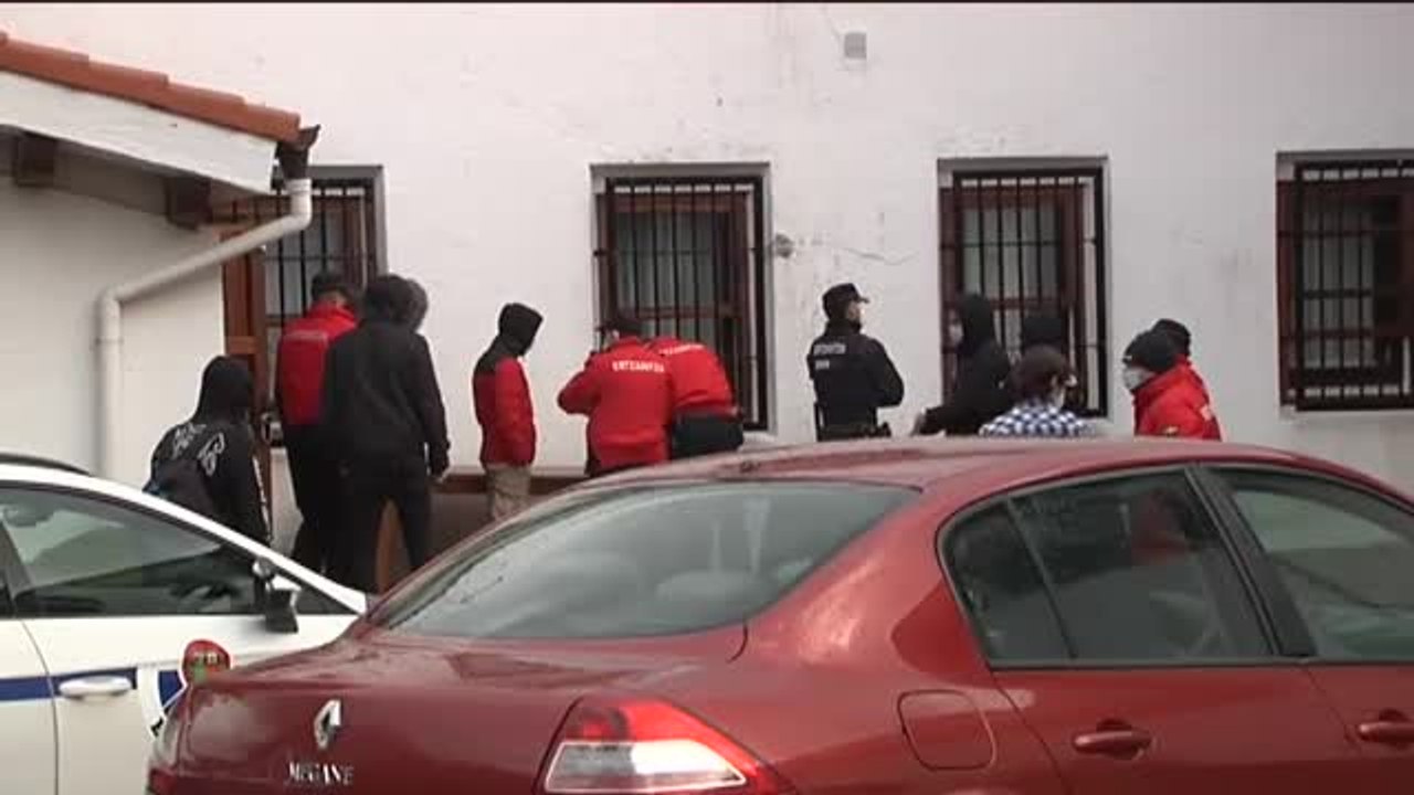 Sorprendidos 67 jóvenes celebrando una fiesta ilegal en un convento de Bizkaia