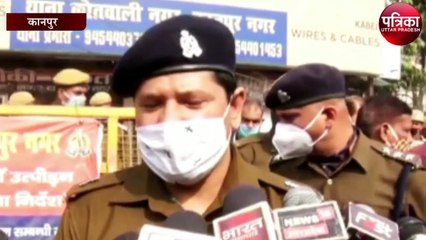 सपा विधायक व कार्यकर्ताओं को बसों में भर कर भेजा गया पुलिस लाइन