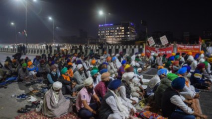 Download Video: Ground Report: Farmers camp up on road at Bahadurgarh