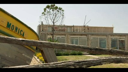 "La Grande Incruste" : Premier teaser avec Camille Combal